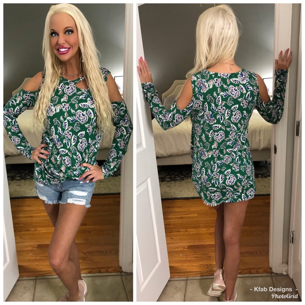 LAST 1! 🛍 Stunning Cold Shoulder Top W/cutout! - Picture 5 of 8